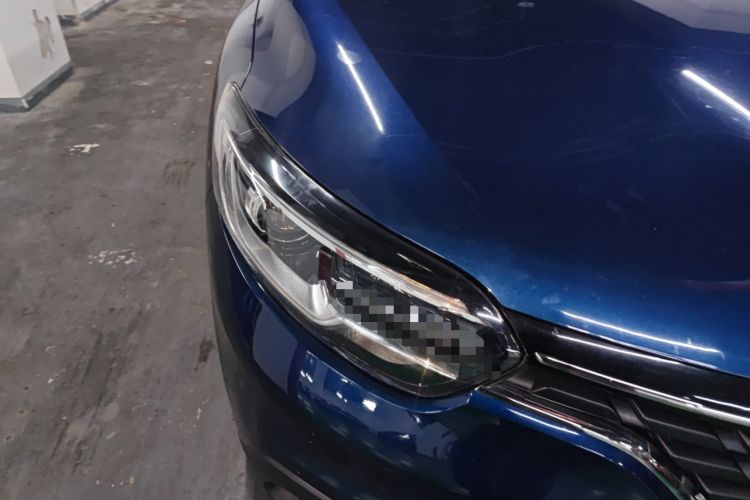 Used Renault Kadjar 2017 2.0L Two-Wheel Drive Comfort Edition Right Front Headlight