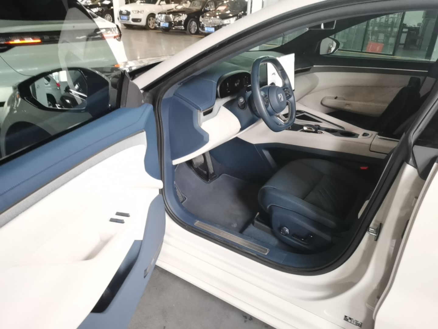 Zeekr 001 2024 WE Edition 95 kWh All-Wheel Drive — снимка 18