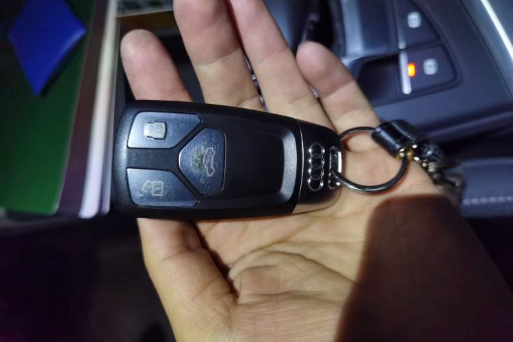 Used Audi A4L 2022 40 TFSI Luxury Dynamic Model