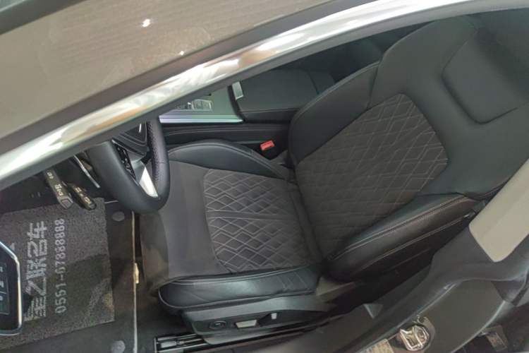 Used Audi A7L 2024 45TFSI quattro S-line Visionary Edition Flow Crystal Package
