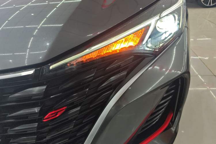 Used CHANGAN Eado 2023 Changan Edition PLUS Blue Whale NE 1.4T GDI DCT Prestige Version Left Front Headlight