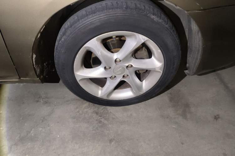 Used Geely Auto Classic Emgrand 2012 Sedan 1.8L CVT Luxury Model Right Front Wheel Hub