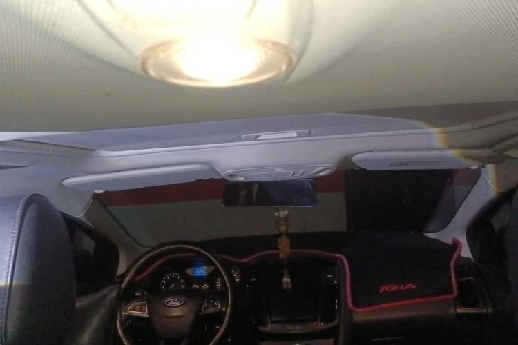 Used Ford Focus 2015 Hatchback 1.6L Automatic Fashion Edition
