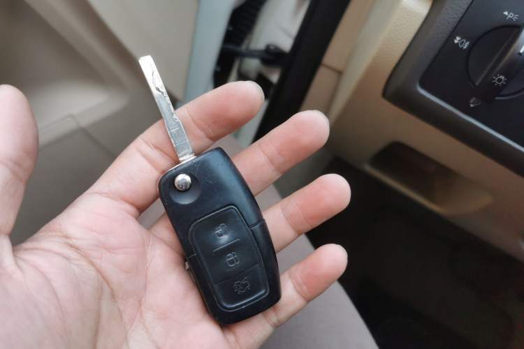 Used Ford Focus 2013 Sedan Classic 1.8L Automatic Fashion Edition
