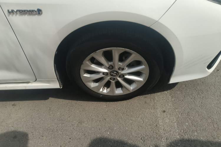 Used Toyota Corolla 2021 Dual-Motor 1.8L E-CVT Elite Edition Right Front Wheel Hub