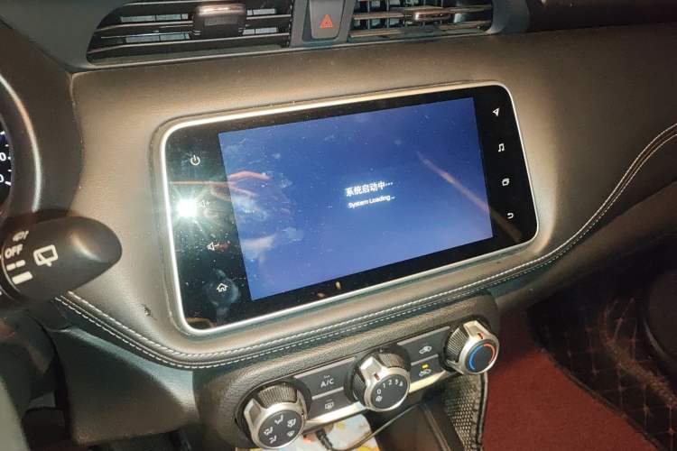 Used Nissan Kicks 2018 1.5L CVT Smart Connect Luxury Edition
