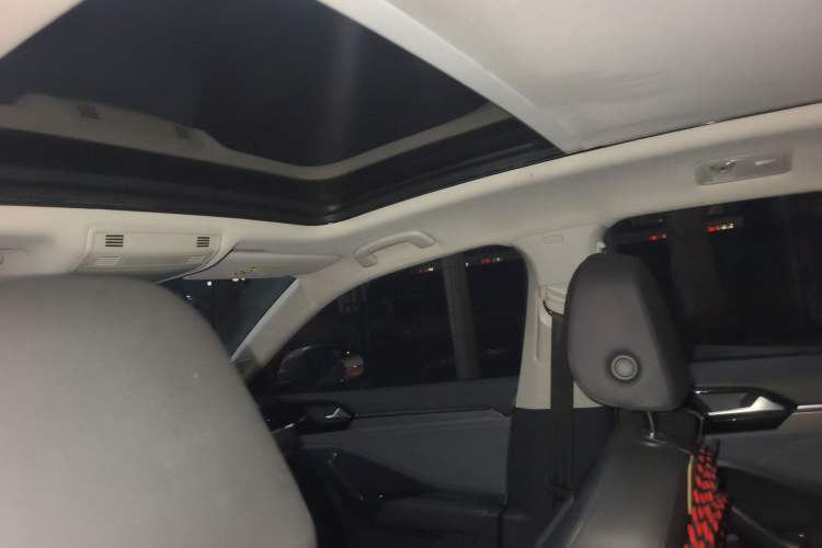 Used Volkswagen Sagitar 2020 280TSI DSG Comfort Version China VI Standard Headliner