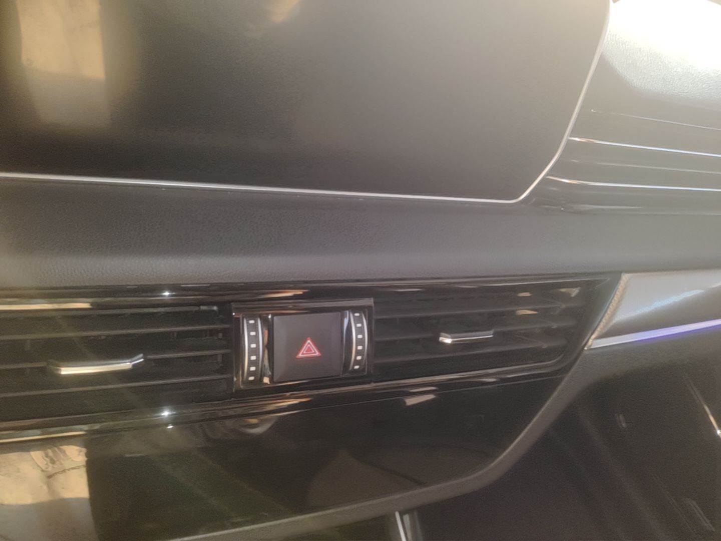 Hongqi HS5 2022 Revised Version 2.0T Smart Connect Flagship Edition — снимка 15