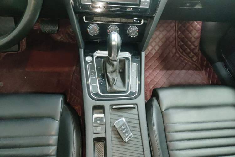 Used Volkswagen Magotan 2019 330TSI DSG Leading Model China VI Standard
