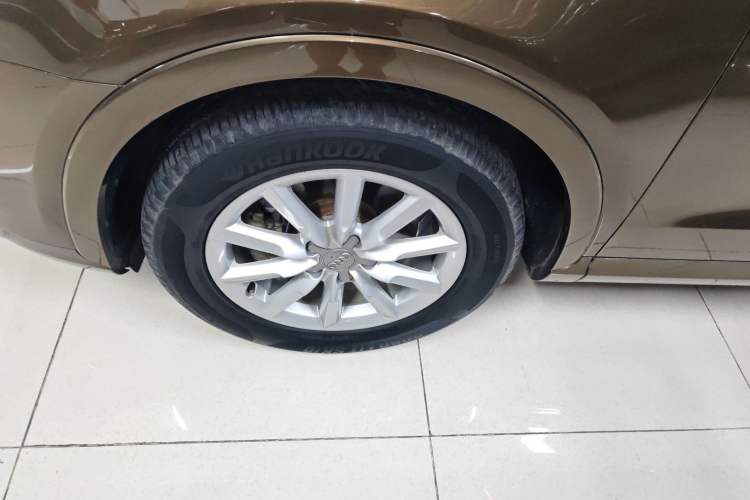 Used Audi Q3 2015 30 TFSI Ambition Edition Left Front Wheel Hub