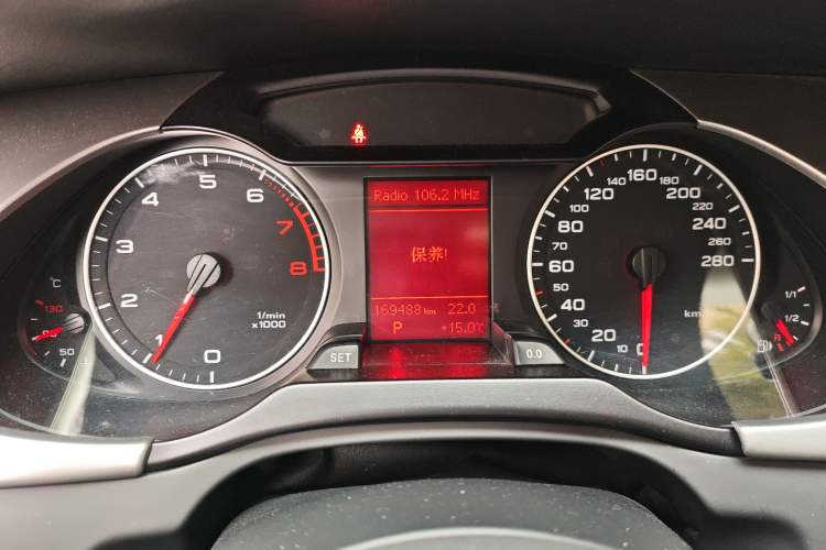 Used Audi A4L 2012 2.0 TFSI automatic standard version