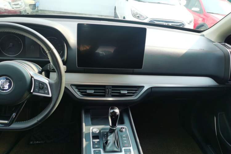 Used BYD Tang 2018 2.0T Automatic Smart Connect Prestige 7-Seater China V Standard Audio And AC Panel