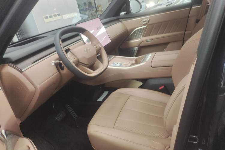 Used ONVO Luxeed L90 2025 Model—Max Six-Seater Version