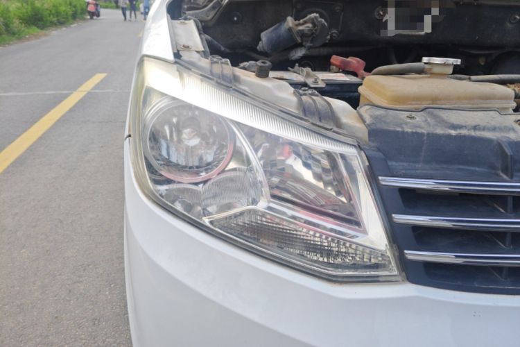 Used Dongfeng Fengon 330 2014 1.5L Manual Utility Version DK15 Right Front Headlight