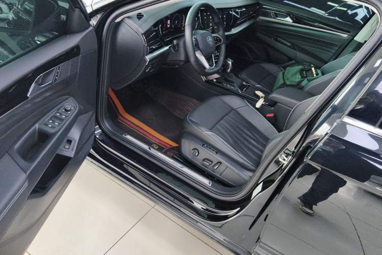 Used Volkswagen Passat 2023 Facelift 330TSI Luxury Edition