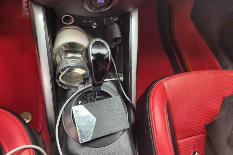 Used Hyundai Veloster 2012 1.6T Automatic Luxury Edition Gear Lever