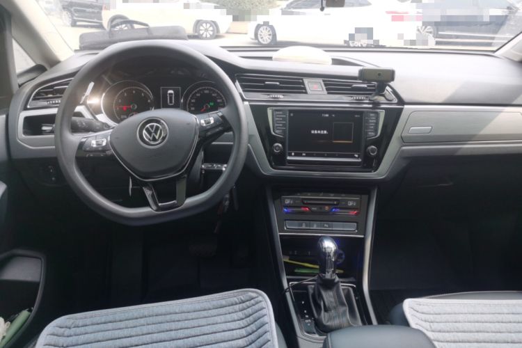 Used Volkswagen Touran 2021 Touran L 280TSI DSG Comfort Edition 7 Seats Center Console