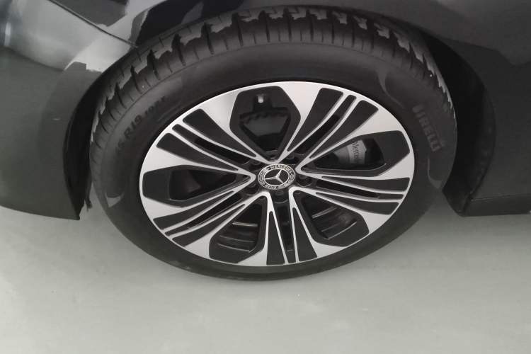 Used Mercedes-Benz E-Class New Energy 2024 E 350 e L Plug-in Hybrid Sedan
