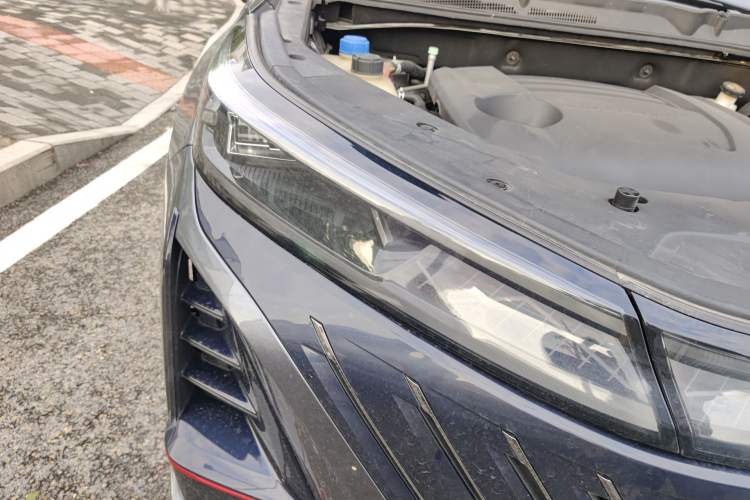 Used CHANGAN CS75 PLUS 2022 2nd Generation 2.0T Automatic Navigation Version Right Front Headlight