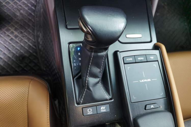 Used Lexus ES 2020 300h Deluxe Edition Gear Lever