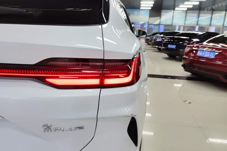 Used BYD Song PLUS New Energy 2023 Champion Edition EV 520KM Luxury Model