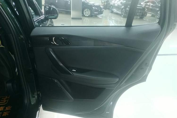 Used Lynk & Co 06 EM-P 2023 1.5T Remix PHEV Hero