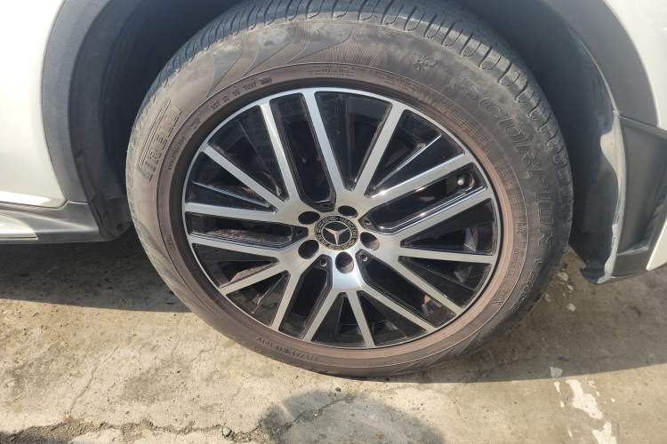 Used Mercedes-Benz GLC Coupe 2022 Refreshed GLC 300 4MATIC Coupe SUV Right Front Wheel Hub