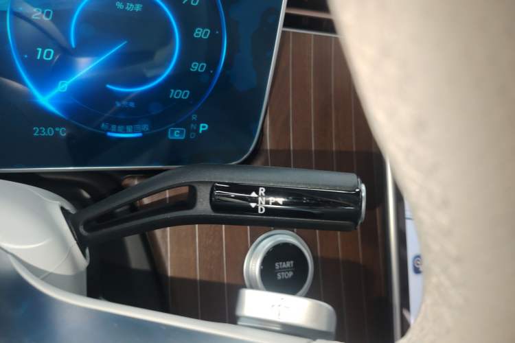 Used Mercedes-Benz EQE SUV 2024 500 4MATIC Luxury Edition Gear Lever