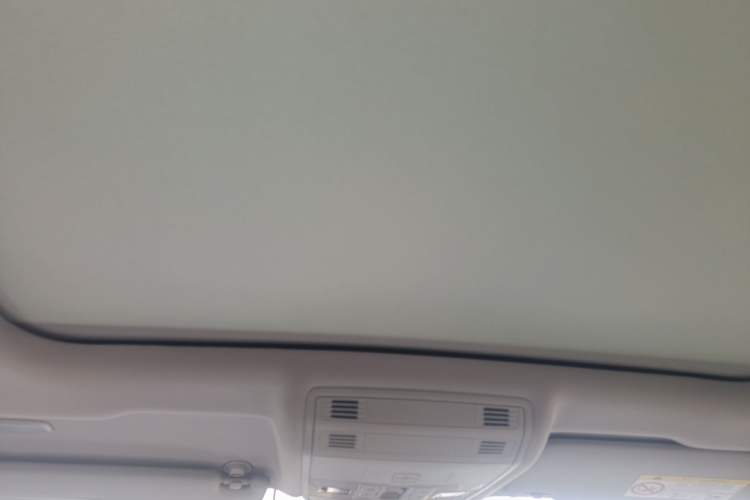 Used Volkswagen Tharu 2025 New Sharp 1.5L Ambitious Edition Headliner