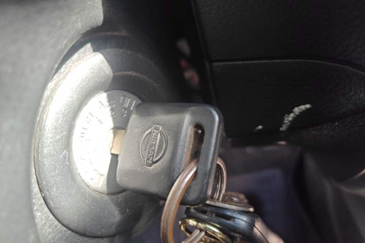 Used Nissan Livina 2010 Jingrui Edition 1.6L Manual Standard Model Vehicle Key