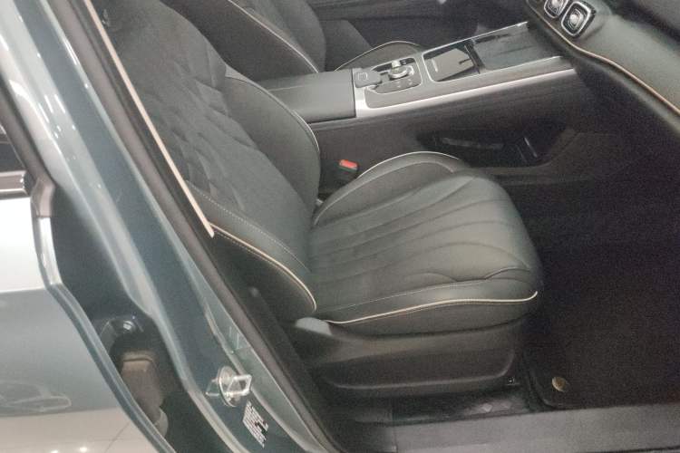 Used Chery Tiggo 9 2023 2.0T Dual-Clutch Two-Wheel Drive Leading Edition 5 Seats Right Front Seat