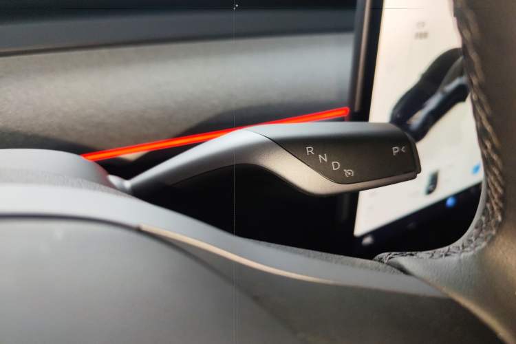 Used Tesla Model Y 2024 Long-Range All-Wheel-Drive Version
