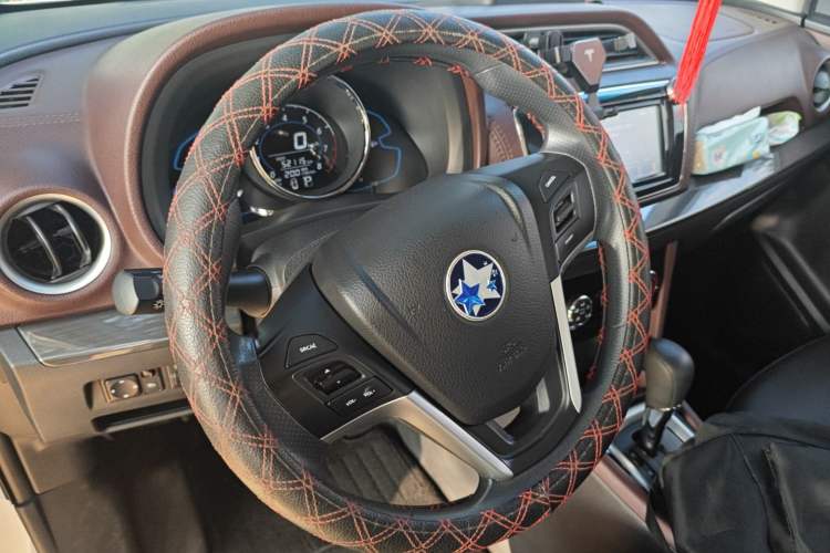 Used Venucia M50V 2017 1.6L XL CVT Luxury Edition
