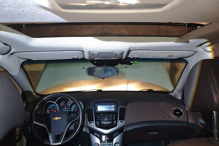 Used Chevrolet Cruze 2013 Hatchback 1.6L Manual Luxury Model
