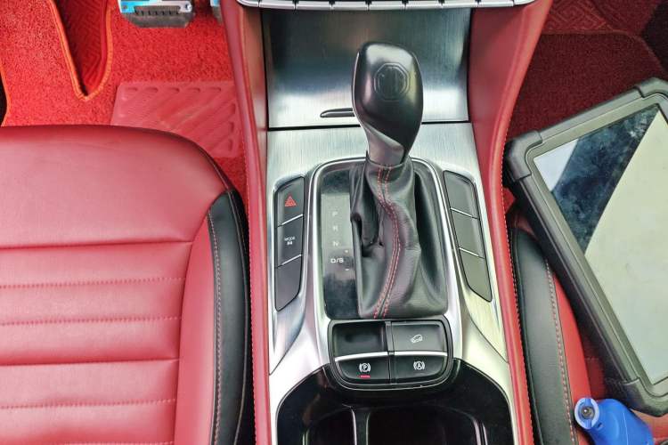 Used MG HS 2019 20T Automatic Two-Wheel Drive Trophy Super Sport Version China VI Standard Gear Lever