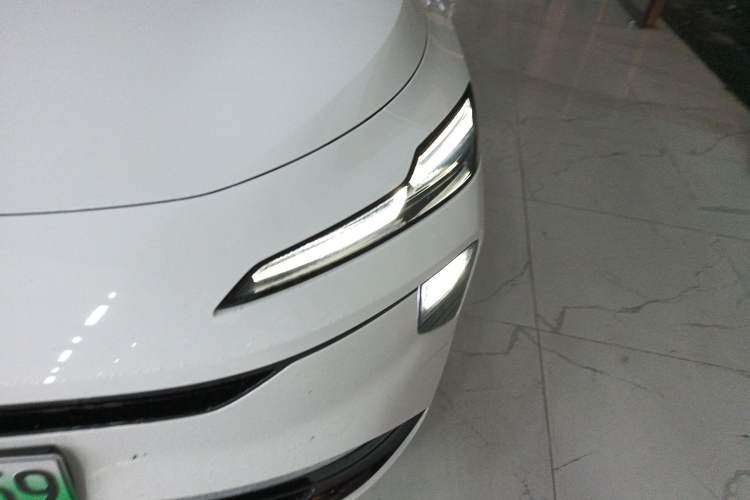 Used Roewe Roewe E6 2025 Model 520km Taxi Version