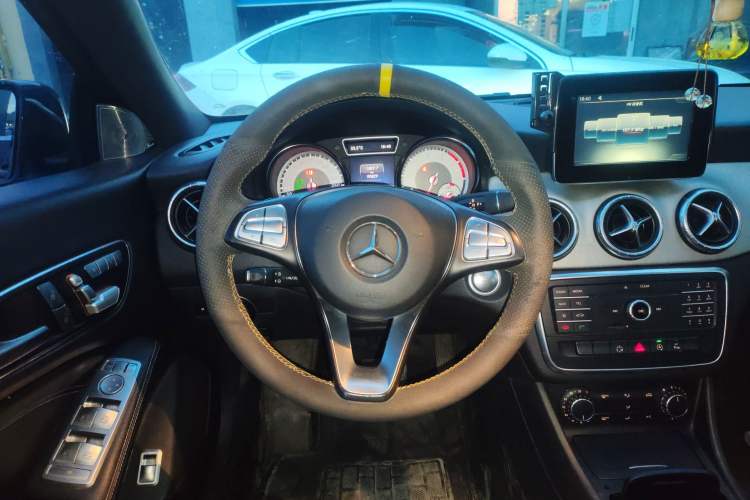 Used Mercedes-Benz GLA 2015 GLA 200 Steering Wheel