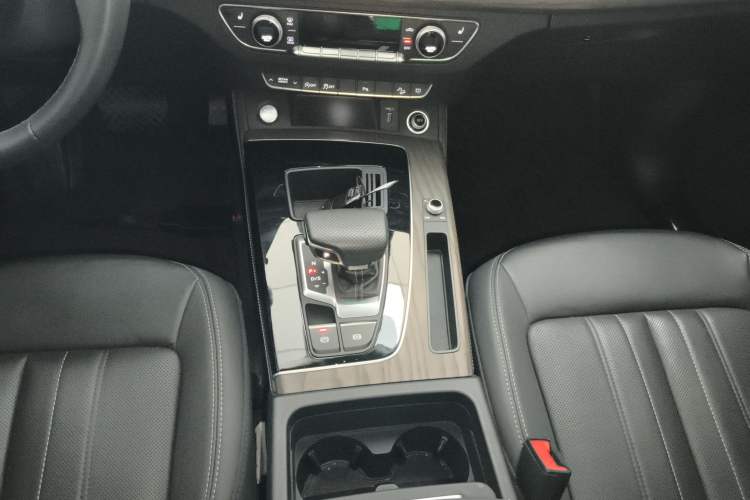 Used Audi Q5L 2024 40 TFSI Luxury Prestige Edition Gear Lever