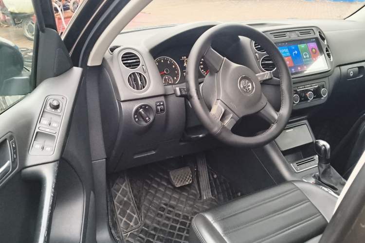 Used Volkswagen Tiguan L 2015 1.8TSI Automatic Two-Wheel Drive Trend Edition
