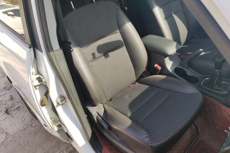 Used Chery Tiggo 3 2016 1.6L Manual ZhiShang Edition