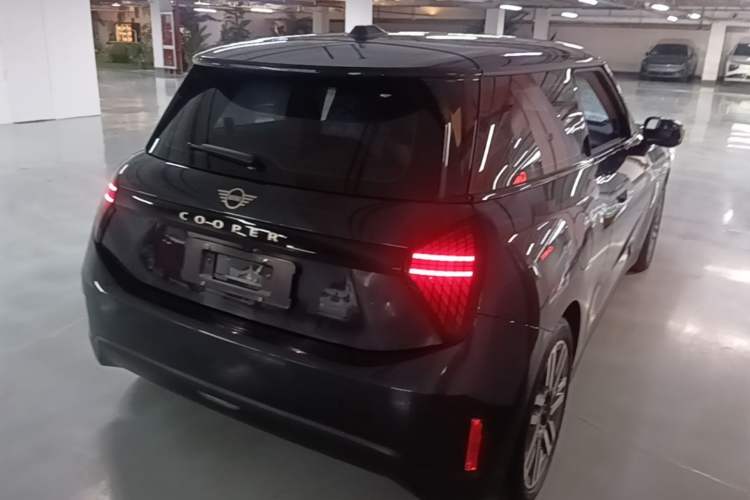 Used MINI Electric COOPER 2024 456km COOPER E Classic Edition
