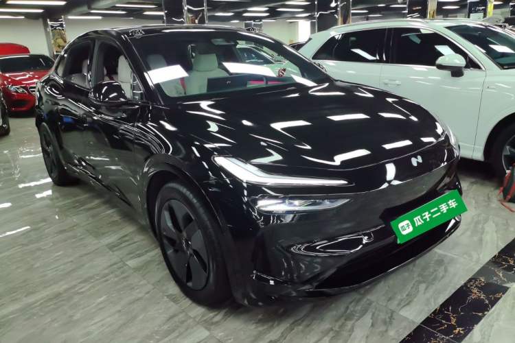 Used ONVO L60 2024 60 kWh Rear-Drive Version Front Right 45 Deg