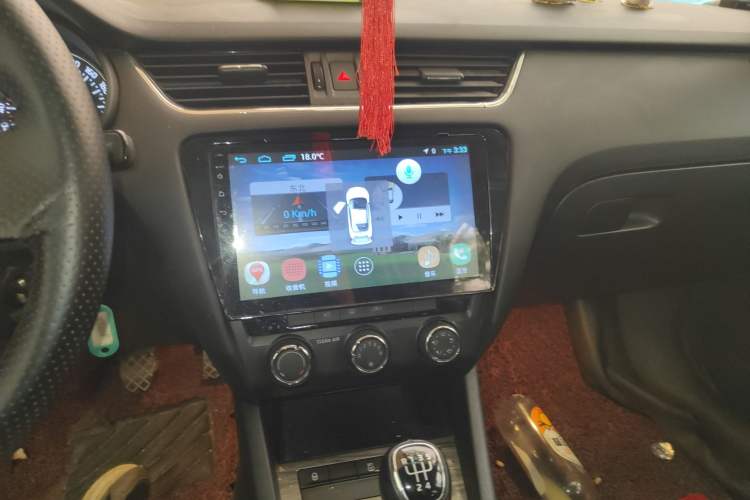 Used Skoda Octavia 2017 1.6L Manual Smart Drive Edition Audio And AC Panel