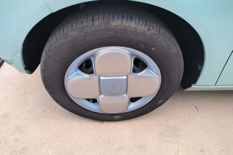 Used Geely Galaxy Panda 2023 Panda Mini 200km Endurance Bear
