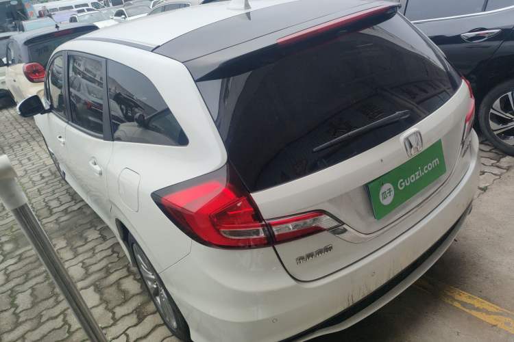 Used Honda Jade 2017 1.8L automatic Comfort version 5 seats
