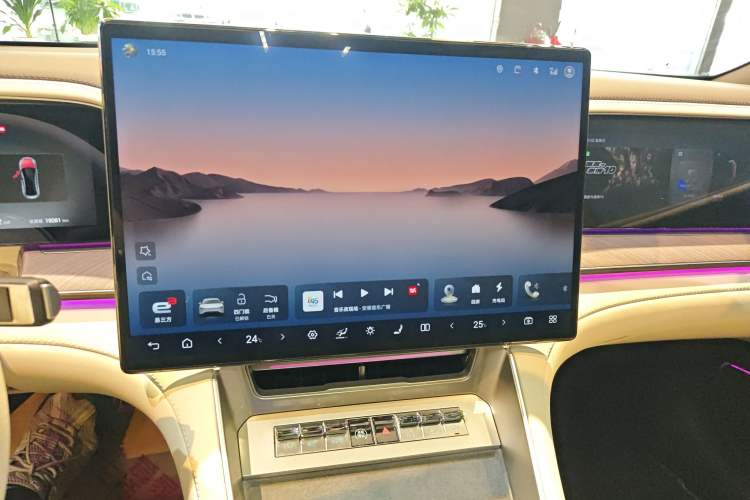 Used Denza Z9 2024 1100 km All-Wheel-Drive Ultra Version