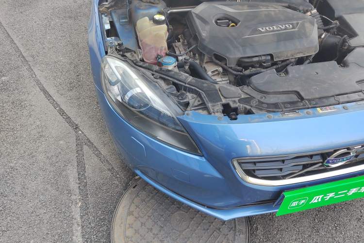 Used Volvo V40 2015 1.6T Zhiya Edition