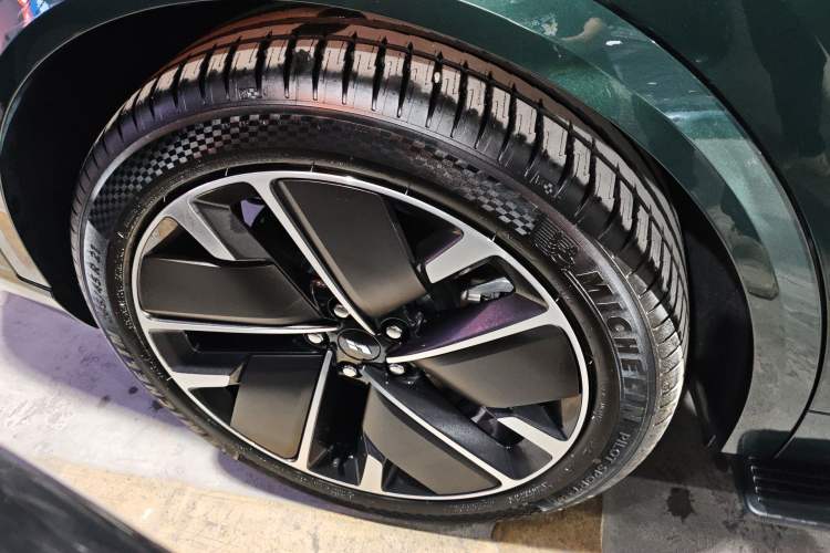 Used Li Auto L9 2025 Ultra Smart Refreshed Edition
