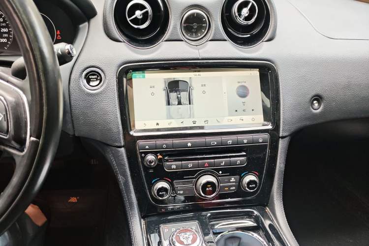 Used Jaguar XJ 2018 XJL 3.0 SC Two-Wheel-Drive Elegant Business Edition Audio And AC Panel