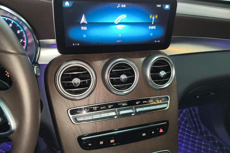 Used Mercedes-Benz GLC 2020 Facelift GLC 260 L 4MATIC Luxury Edition Audio And AC Panel